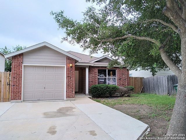 1st image of 2114 Hollow Cir