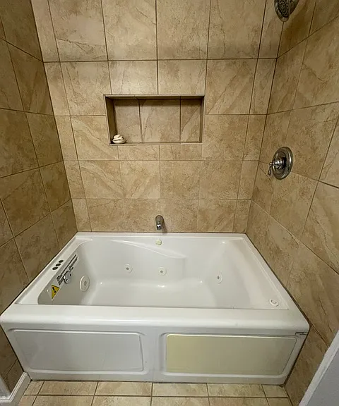 2105 Greenwood St — Photo 5