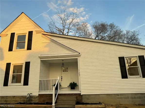 127 Beebe Ave, Elyria, OH 44035