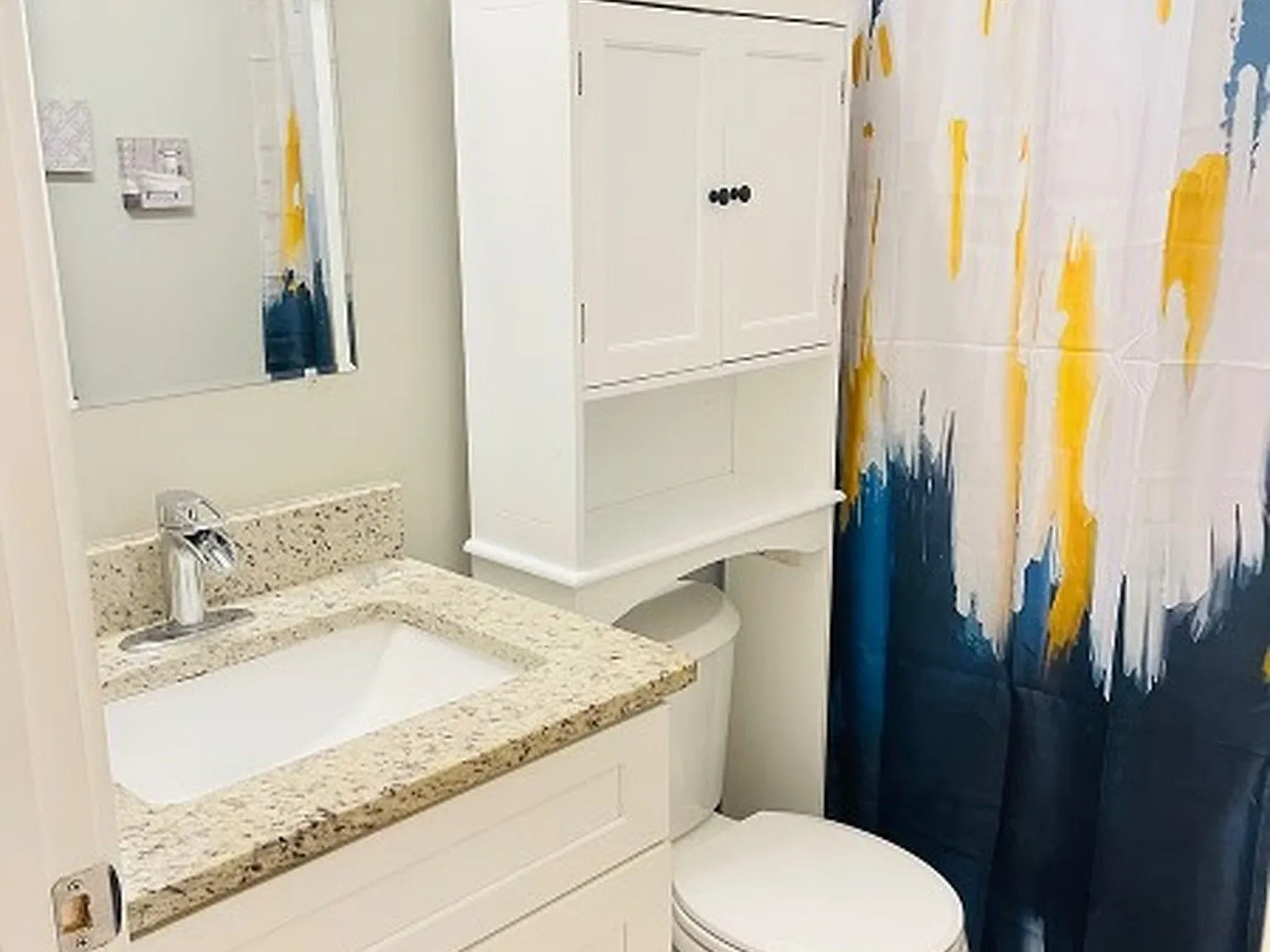 2,000 per month - Furnished with utilities included.** — Photo 4