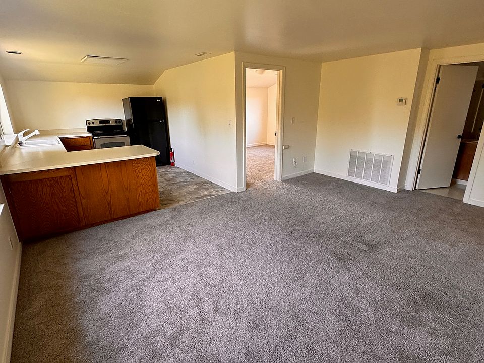 Living area / kitchen