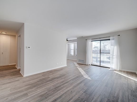 4th image of 2218 Country Club Dr APT 13