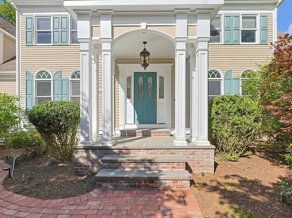 45 Johnson Dr, Holliston, MA 01746