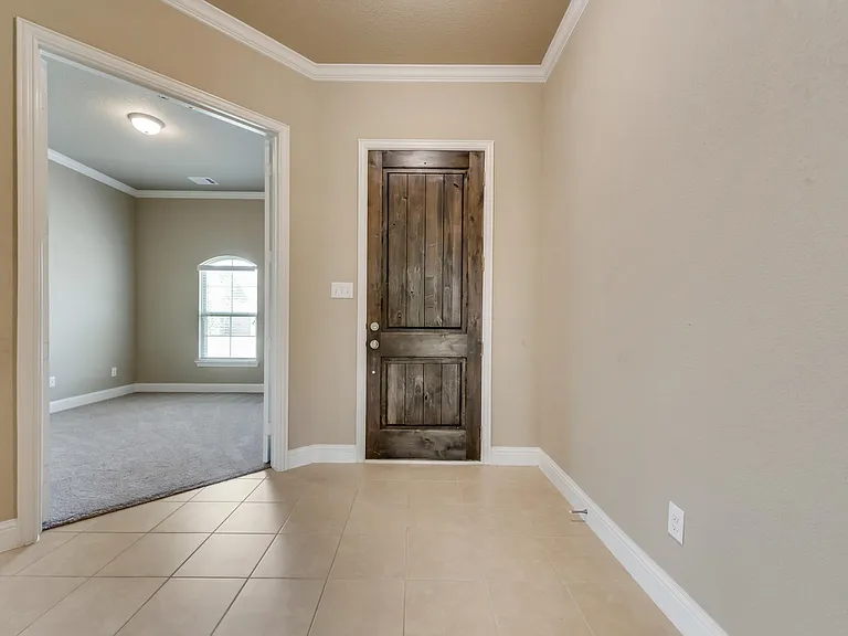 349 Strait Ln — Photo 3