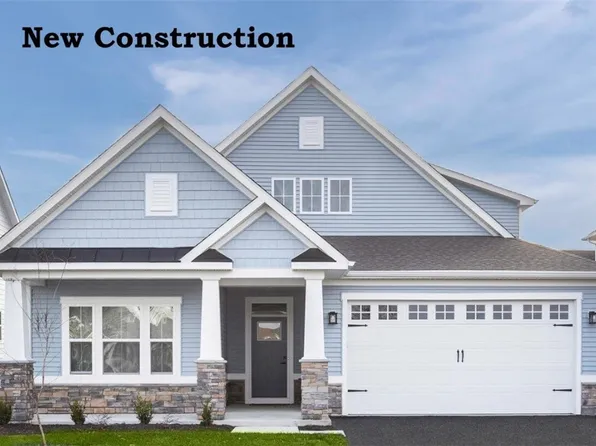 8348 Falls Glen Ln, Olmsted Falls, OH 44138