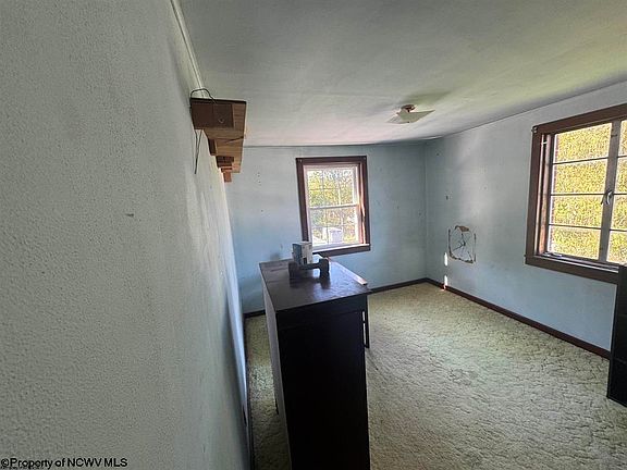 2nd image of 120 Jackson St
