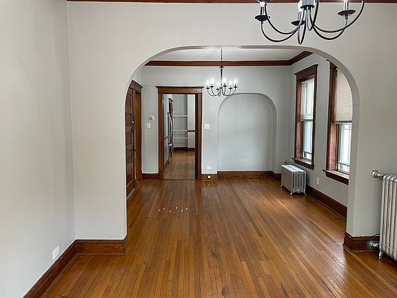 4th image of 3100 W Fullerton Ave #2