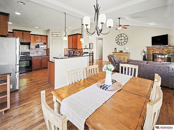 5th image of 905 Ridge Road Pl