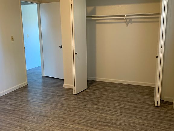 3rd image of 4572 N Glenn Ave #205