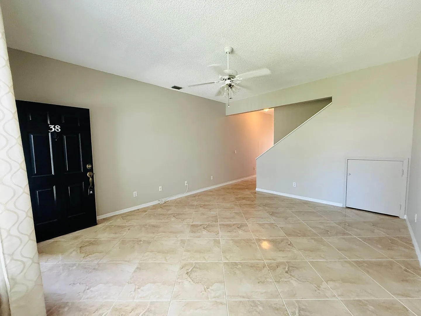 Townhome in Palm Harbor — Photo 2