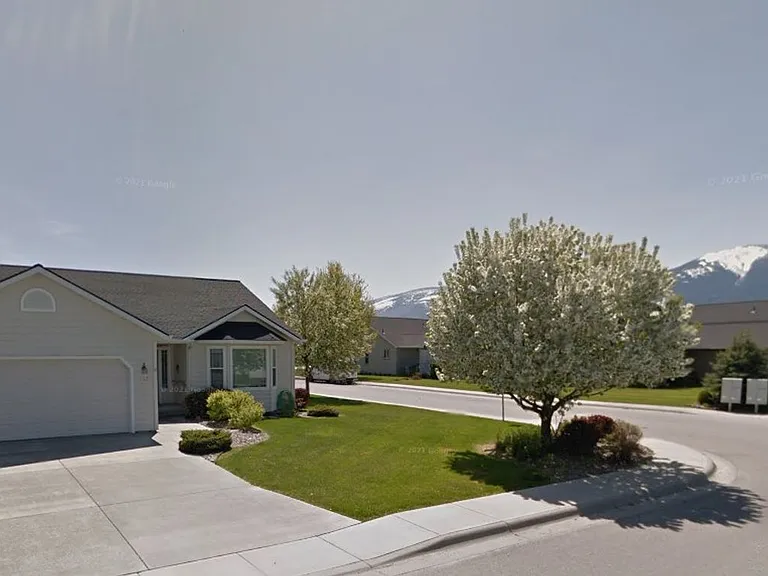 100 Stonegate Dr — Photo 1