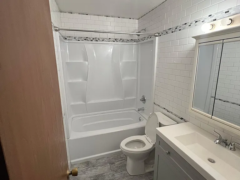 77 Elsmere Ave #1 — Photo 3
