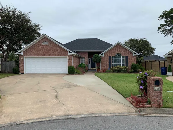 221 Chantilly Cir, Maumelle, AR 72113