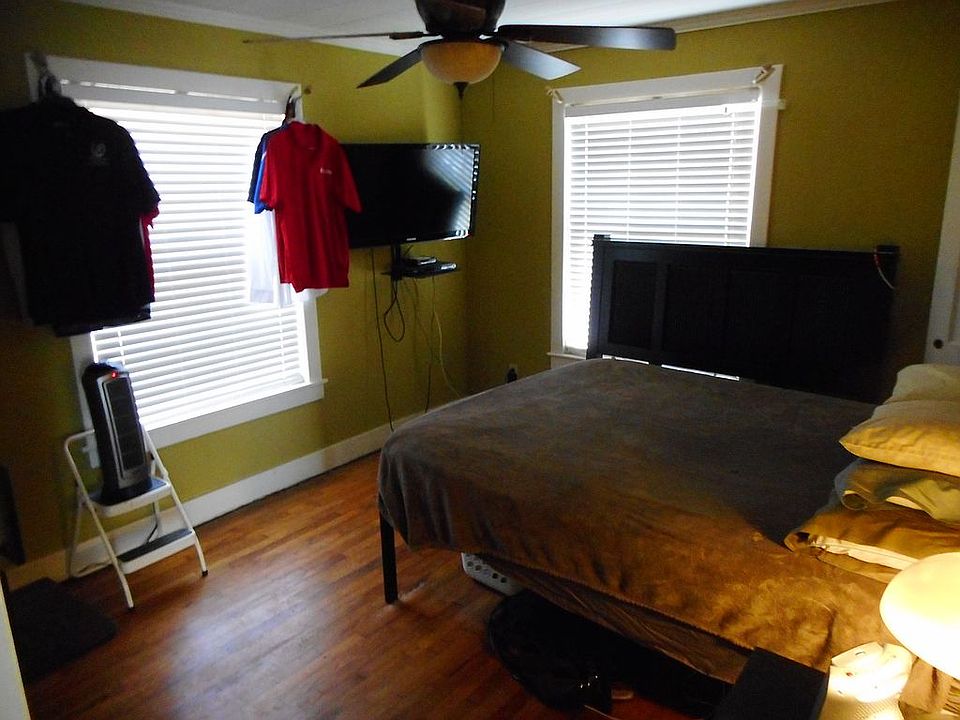 Bedroom 1 w/ closet