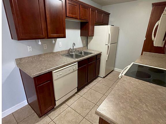 5th image of 12400 Brothers Ave APT 108