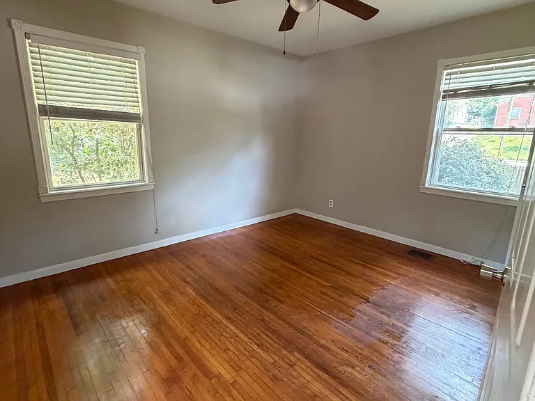 486 Ashburton Ave SE — Photo 25