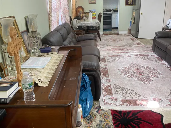 32 Lincoln Parkway image 10 of 14