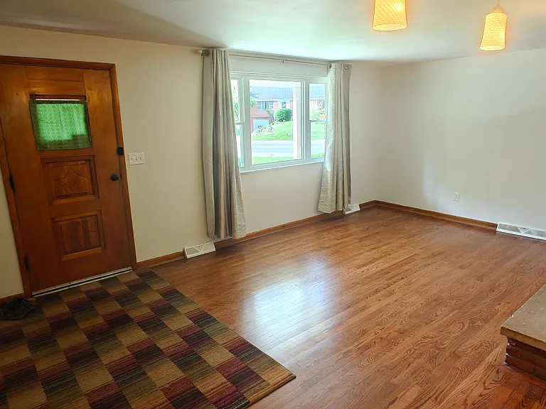 4607 Aicholtz Rd — Photo 6