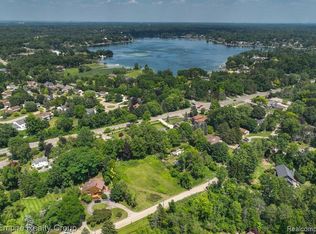 3104 Spring St, West Bloomfield, MI 48322
