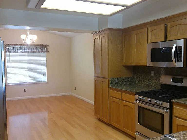 2059 E Lexington Ave — Photo 8