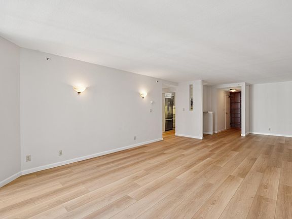 2nd image of 900 Bush St APT 712