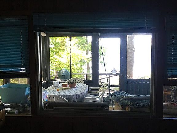 Screen porch fr bedroom 