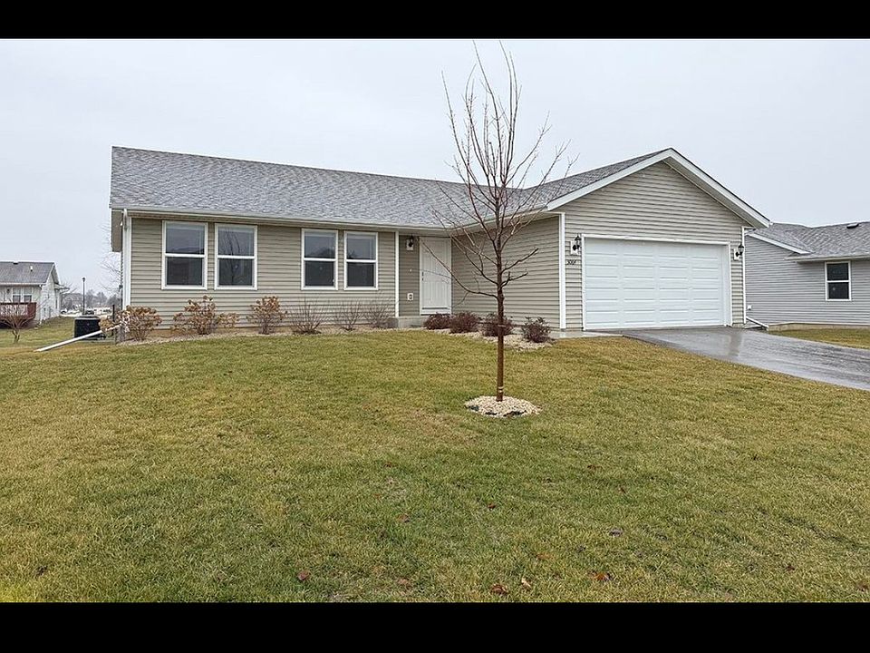 1st image of 3064 Huntington Dr