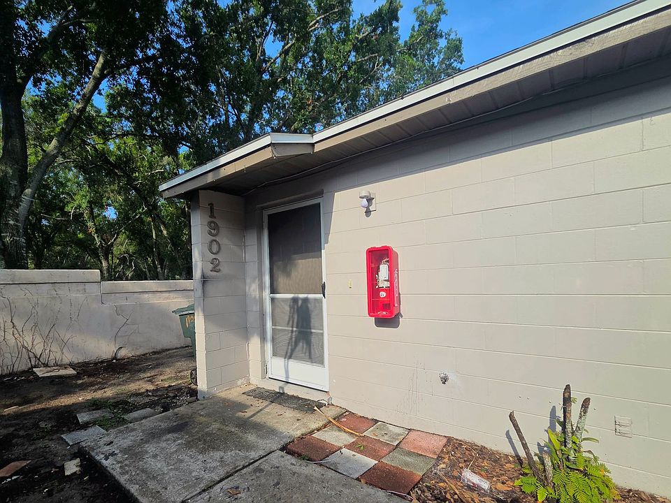 1st image of 1902 Crystal Grove Dr