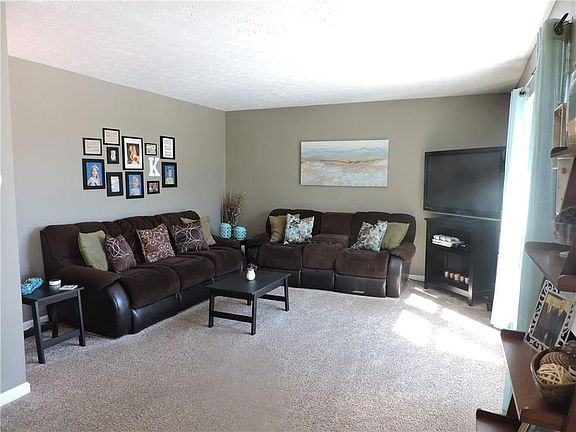 3rd image of 1367 Fairway 5 Cir
