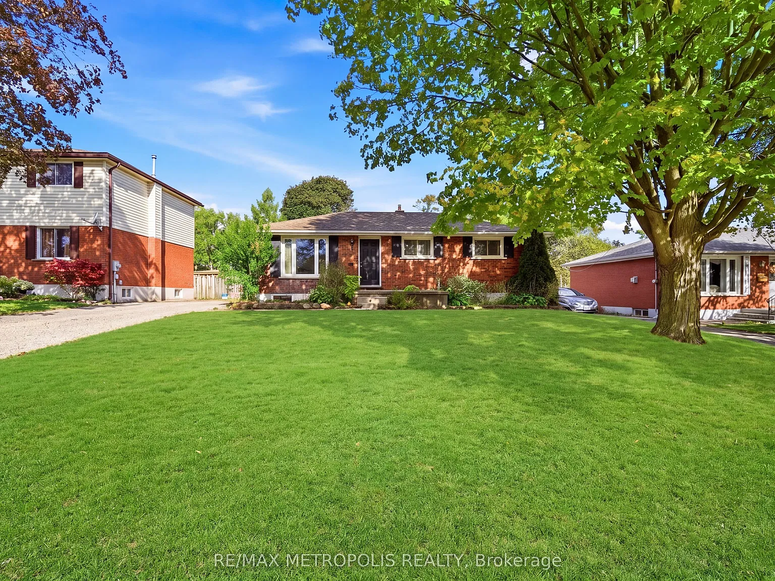 3 bed, $2,200 — Photo 2