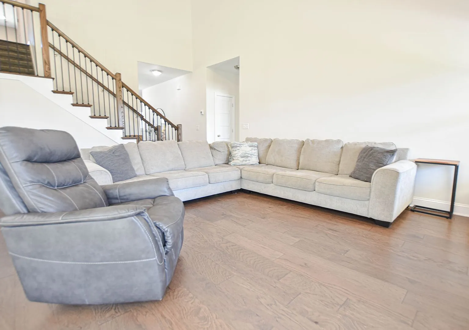 Pet Friendly Four Bedroom with Bonus! — Photo 3
