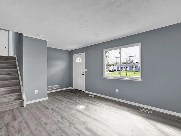 1034 W Kemper Rd — Photo 1