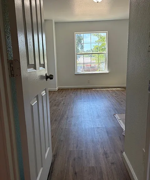 South Ave — Photo 20