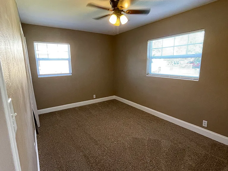 385 W Ethelene St — Photo 3