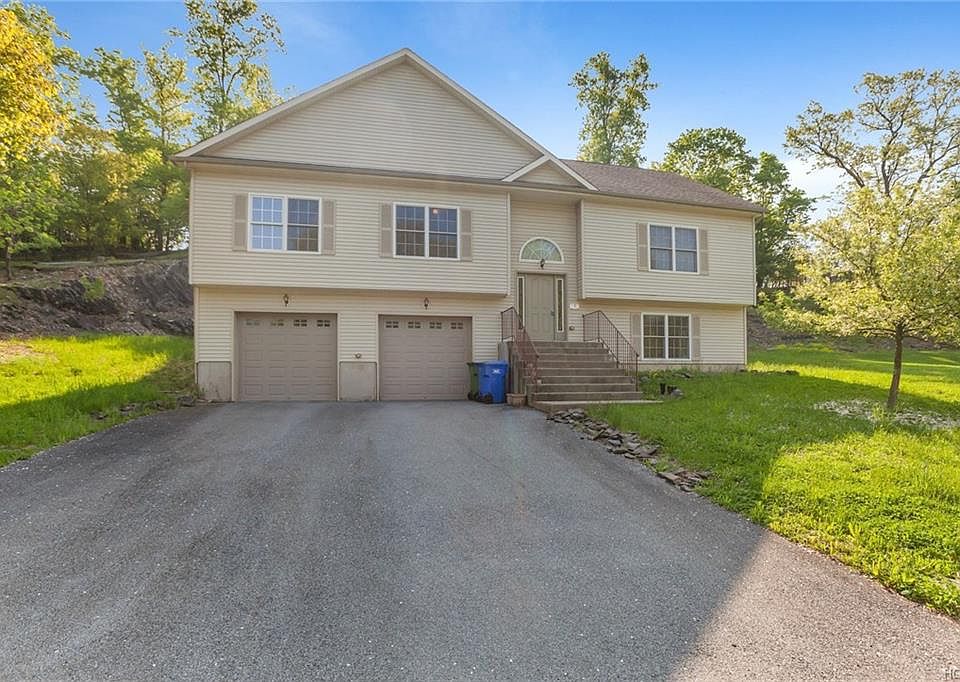 1st image of 9 Winston Dr