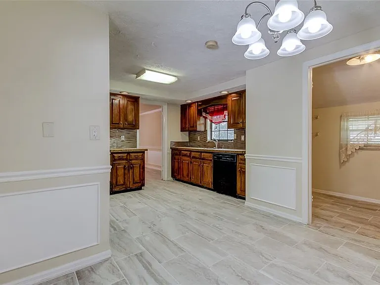 10406 Reclinata Ln — Photo 17