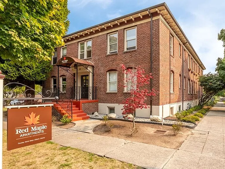 1122 N 6th St — Photo 2