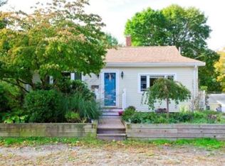 137 Harding Ter, Dedham, MA 02026