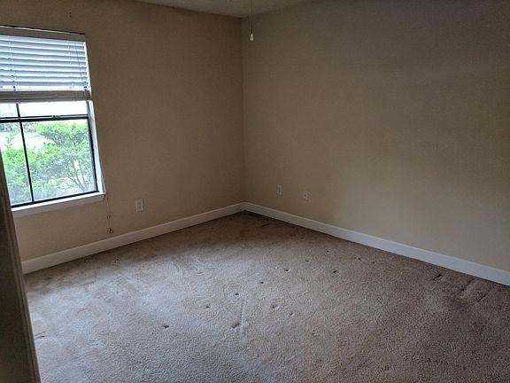 3rd image of 3700 Idlebrook 106 Cir