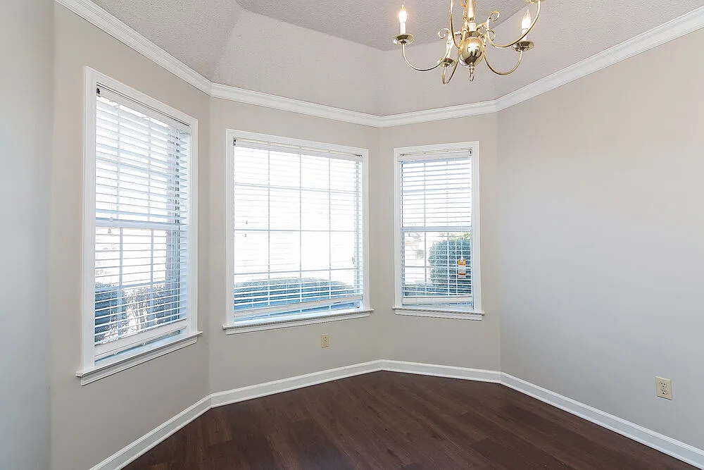 3 bed, 2.0 bath, 1418 sqft, $1,825 — Photo 3
