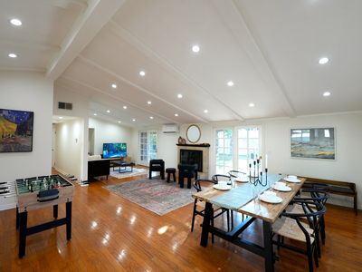 19826 Victory Blvd, Woodland Hills, CA, 91367