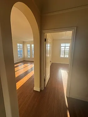 Fabulous 1-BR in Art Deco Timeless Building at Marina — Photo 2