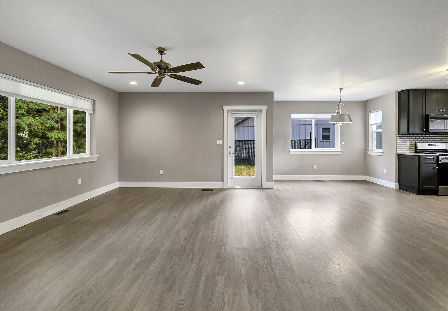 3 bed, 2.0 bath, 1868 sqft, $2,695 — Photo 4