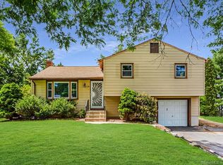25 Kenneth Dr, Glastonbury, CT 06033