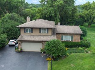 936 Glen Oak Dr, Dundee, IL 60118