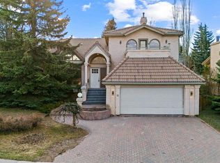 15 E Patterson Dr SW, Calgary, AB T3H2B8