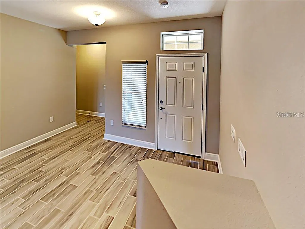 3 bed, 2.5 bath, 1853 sqft, $2,250 — Photo 3