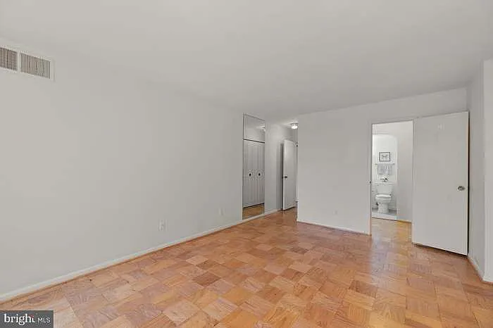 1 bed, 900 sqft, $1,800 — Photo 4