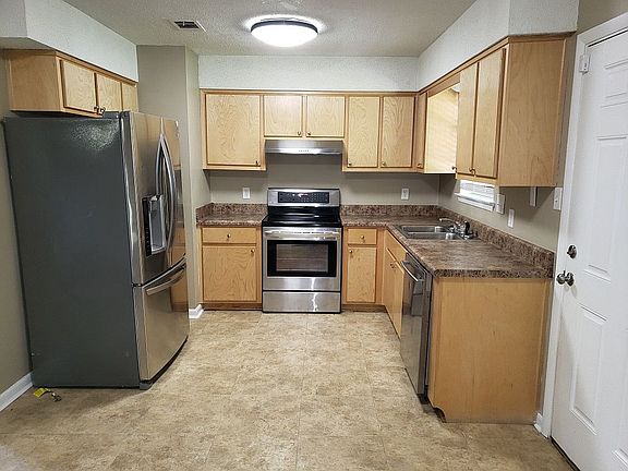 2nd image of 3239 Palmdale Ave