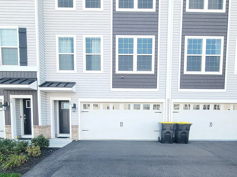 34 Autumn Park Dr — Photo 1